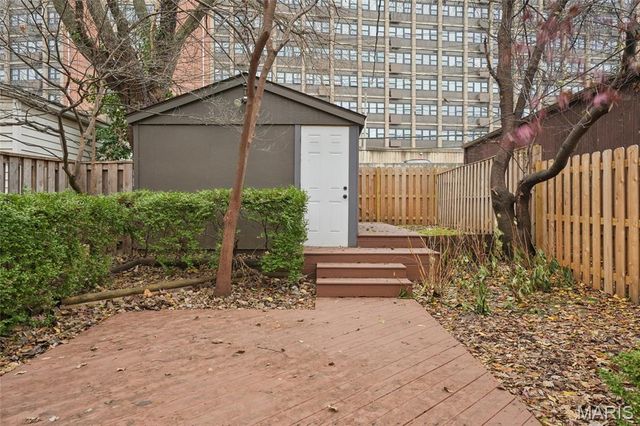 4456 Laclede Avenue, St Louis, MO 63108