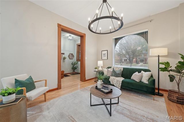 4456 Laclede Avenue, St Louis, MO 63108