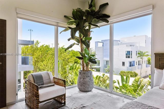 101 N Shore Drive 101, Miami Beach, FL 33141