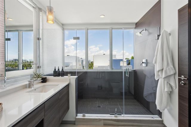 101 N Shore Drive 101, Miami Beach, FL 33141