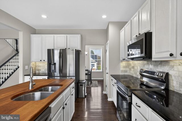 113 COLONIAL DR, Cross Junction, VA 22625