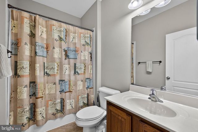 113 COLONIAL DR, Cross Junction, VA 22625