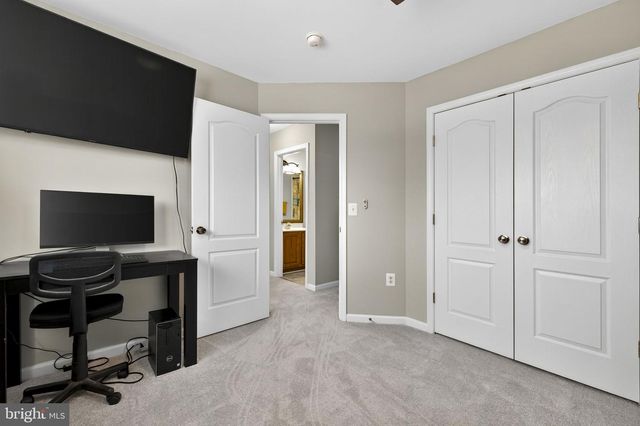 113 COLONIAL DR, Cross Junction, VA 22625