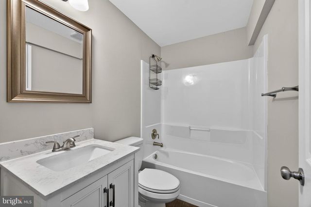 113 COLONIAL DR, Cross Junction, VA 22625