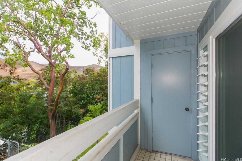 355 Aoloa Street E204, Kailua, HI 96734