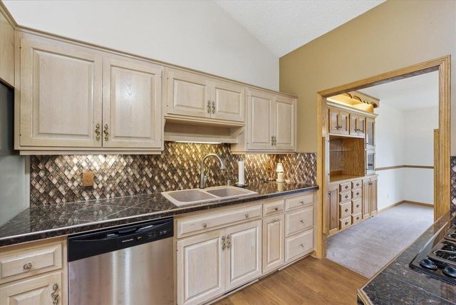 333 Lake Shore ROAD, Grafton, WI 53024