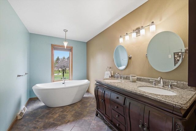 333 Lake Shore ROAD, Grafton, WI 53024