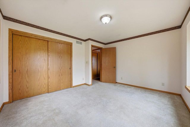 333 Lake Shore ROAD, Grafton, WI 53024