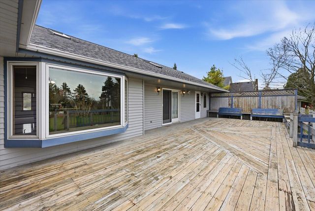 333 Lake Shore ROAD, Grafton, WI 53024