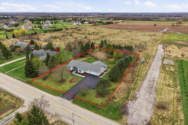 333 Lake Shore ROAD, Grafton, WI 53024