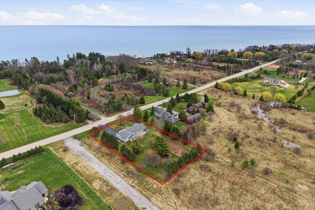 333 Lake Shore ROAD, Grafton, WI 53024