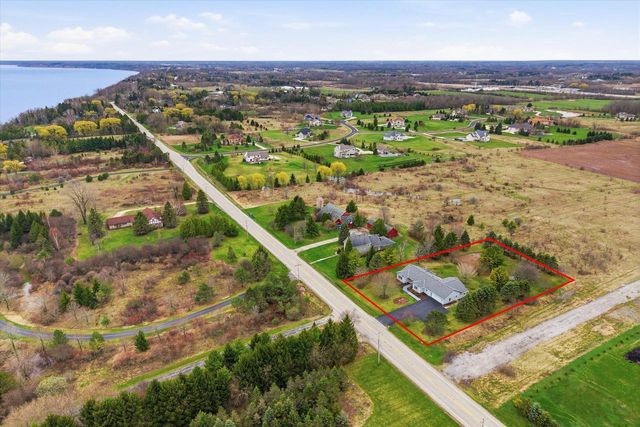 333 Lake Shore ROAD, Grafton, WI 53024