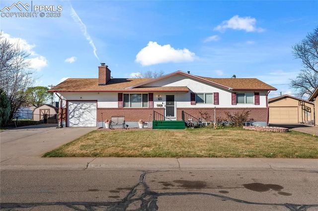 61 Radcliff Lane, Pueblo, CO 81005