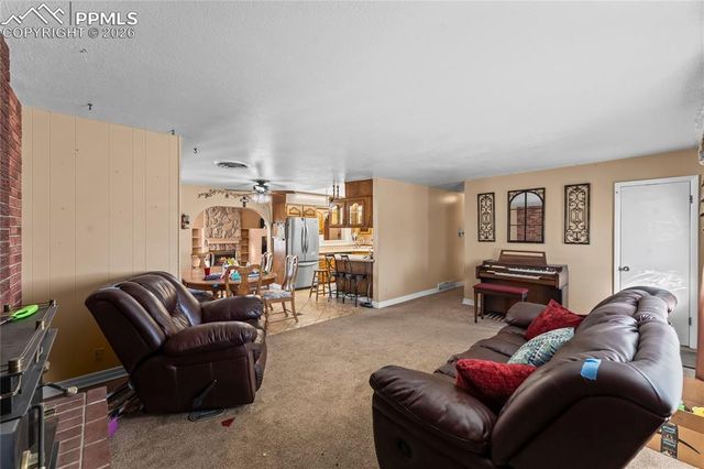 61 Radcliff Lane, Pueblo, CO 81005