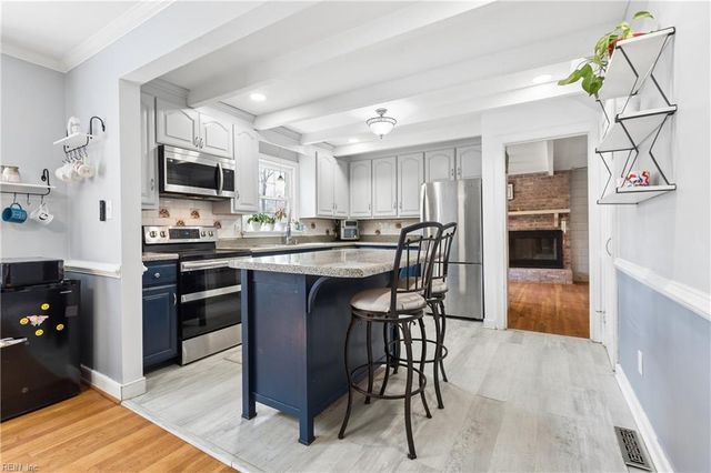 346 Wendwood DR, Newport News, VA 23602