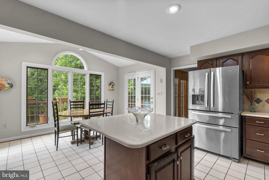 Image 10 of property listing at 14307 CARTWRIGHT WAY, North Potomac, MD 20878