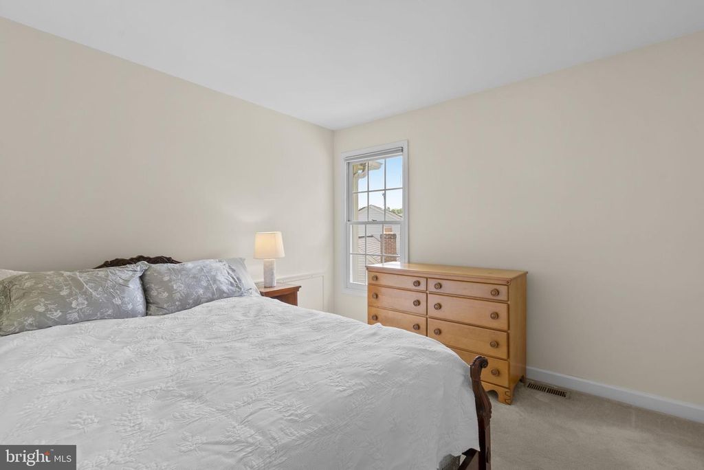 Image 25 of property listing at 14307 CARTWRIGHT WAY, North Potomac, MD 20878