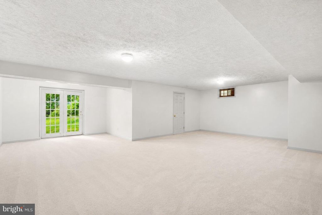 Image 30 of property listing at 14307 CARTWRIGHT WAY, North Potomac, MD 20878