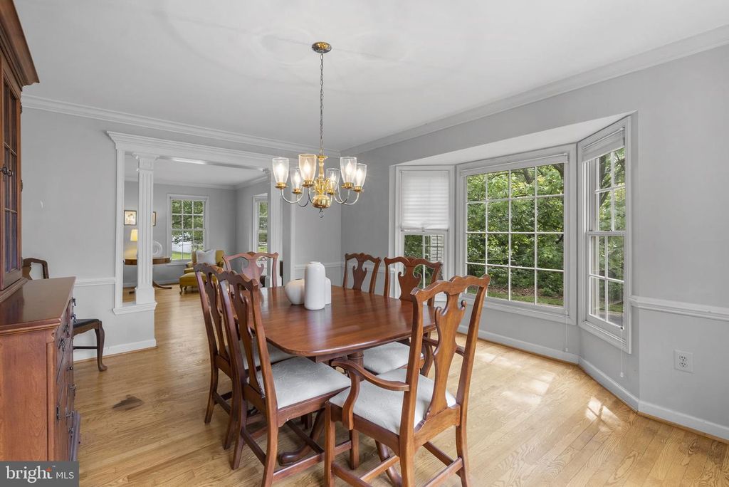 Image 8 of property listing at 14307 CARTWRIGHT WAY, North Potomac, MD 20878