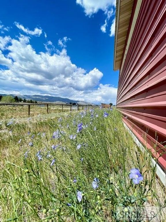 Image 14 of property listing at 2628 Highway 93, Arco, ID 83213