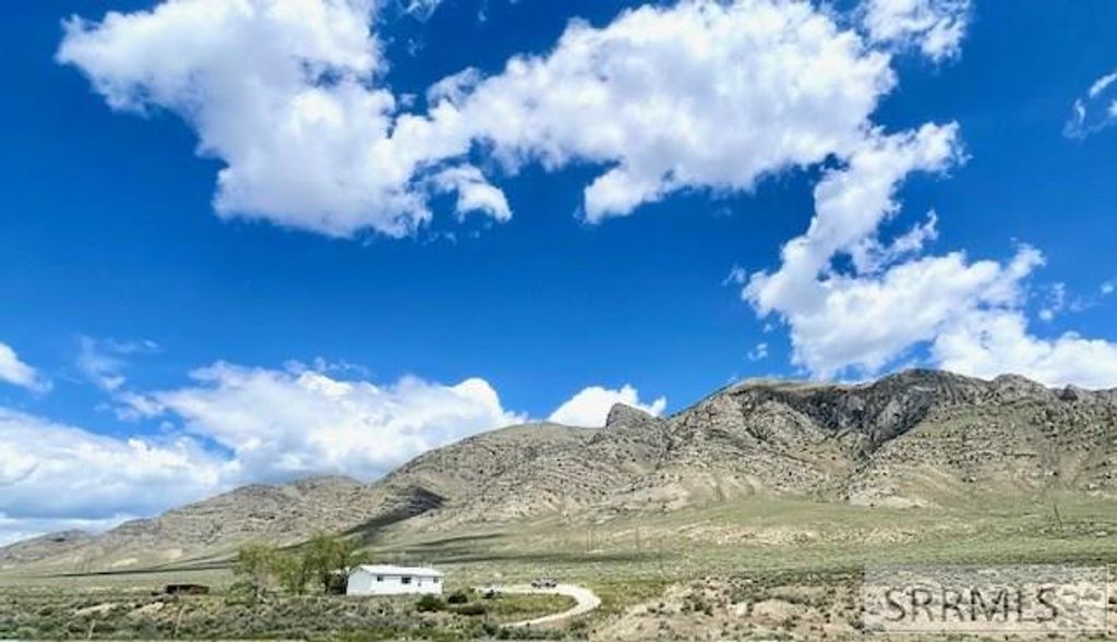 Image 4 of property listing at 2628 Highway 93, Arco, ID 83213