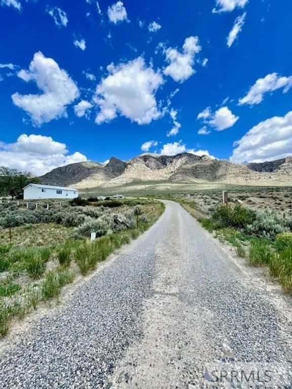 Image 5 of property listing at 2628 Highway 93, Arco, ID 83213