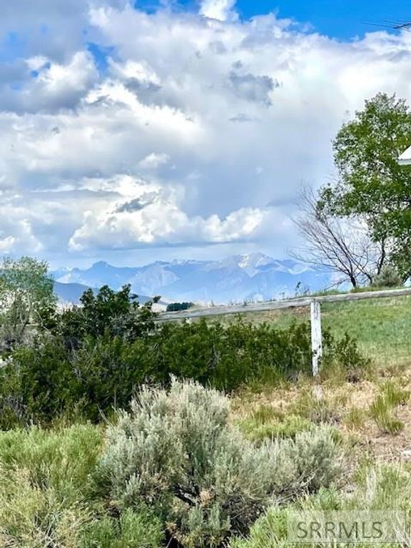 Image 7 of property listing at 2628 Highway 93, Arco, ID 83213