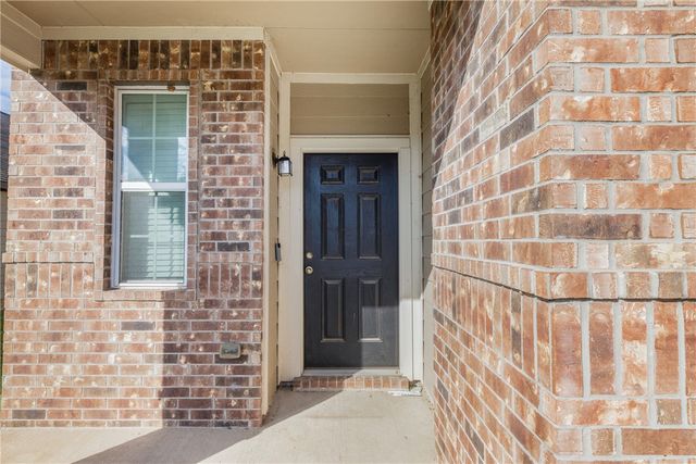 4702 Nopalitos Way, Bryan, TX 77807