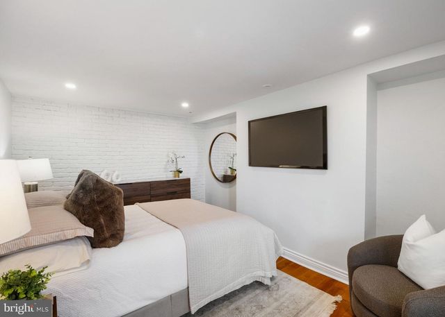 129 BAINBRIDGE ST, Philadelphia, PA 19147