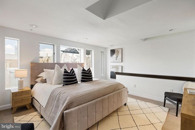 129 BAINBRIDGE ST, Philadelphia, PA 19147