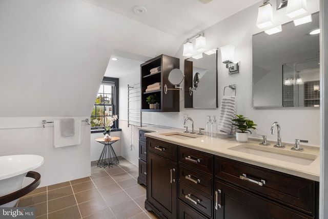 129 BAINBRIDGE ST, Philadelphia, PA 19147