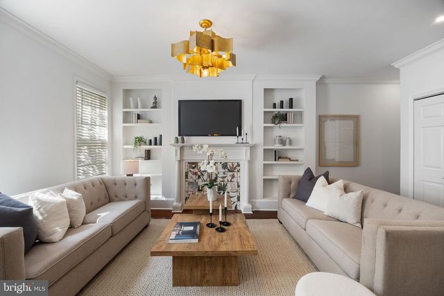 129 BAINBRIDGE ST, Philadelphia, PA 19147