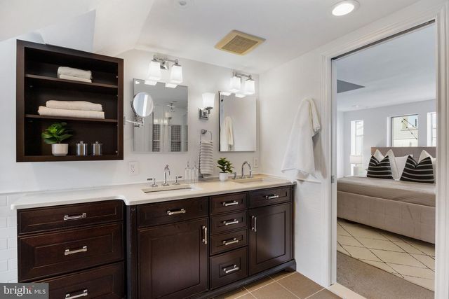 129 BAINBRIDGE ST, Philadelphia, PA 19147