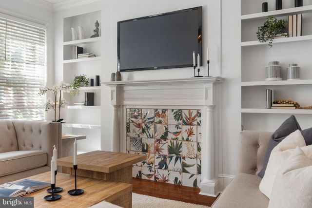 129 BAINBRIDGE ST, Philadelphia, PA 19147