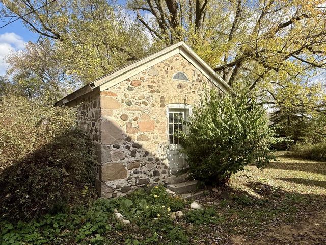 8878 Orchard Valley ROAD, West Bend, WI 53090