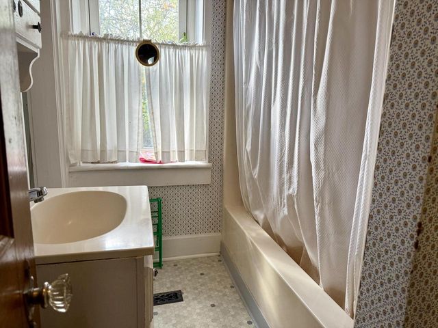 8878 Orchard Valley ROAD, West Bend, WI 53090