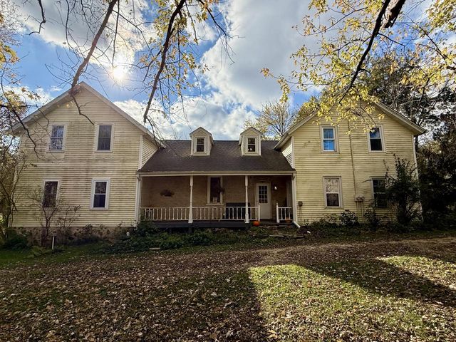 8878 Orchard Valley ROAD, West Bend, WI 53090