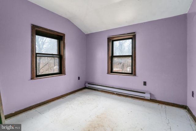 7732 JONESTOWN RD, Harrisburg, PA 17112