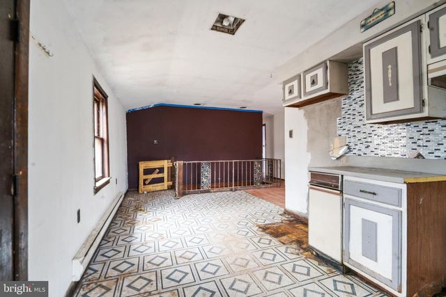 7732 JONESTOWN RD, Harrisburg, PA 17112