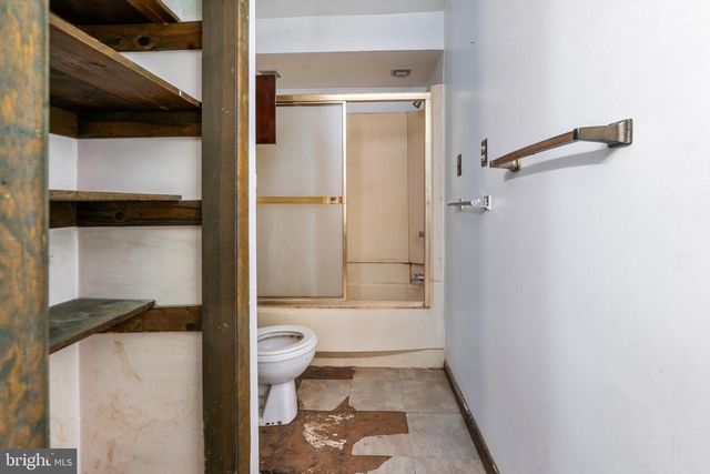 7732 JONESTOWN RD, Harrisburg, PA 17112