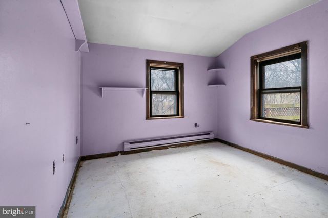 7732 JONESTOWN RD, Harrisburg, PA 17112