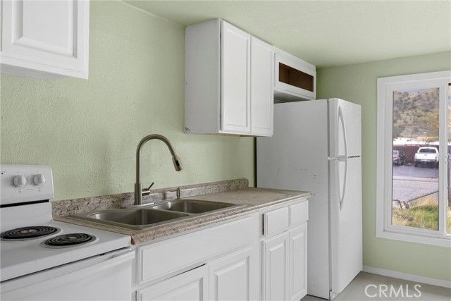 1913 Chain Avenue, Lake Isabella, CA 93240