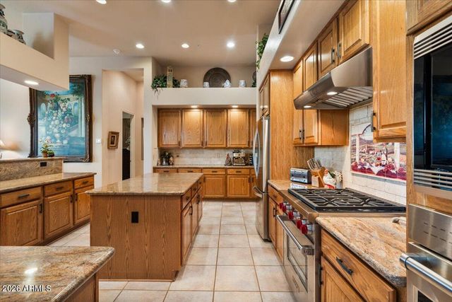 9657 E PEREGRINE Place, Scottsdale, AZ 85262