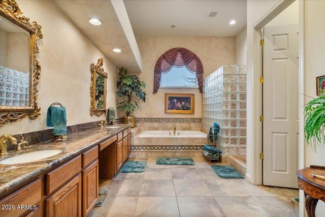 9657 E PEREGRINE Place, Scottsdale, AZ 85262