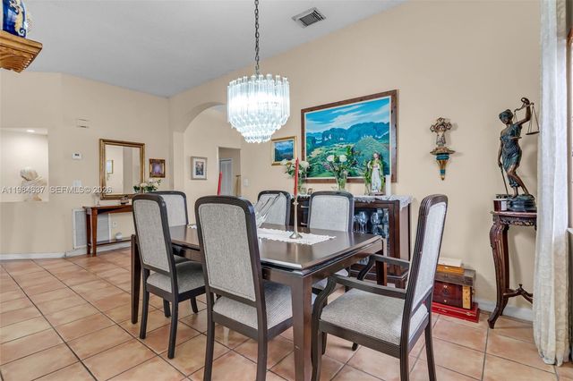 9224 Grand Canal Dr, Miami, FL 33174