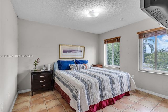 9224 Grand Canal Dr, Miami, FL 33174