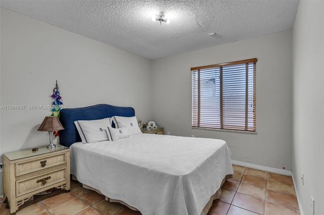 9224 Grand Canal Dr, Miami, FL 33174