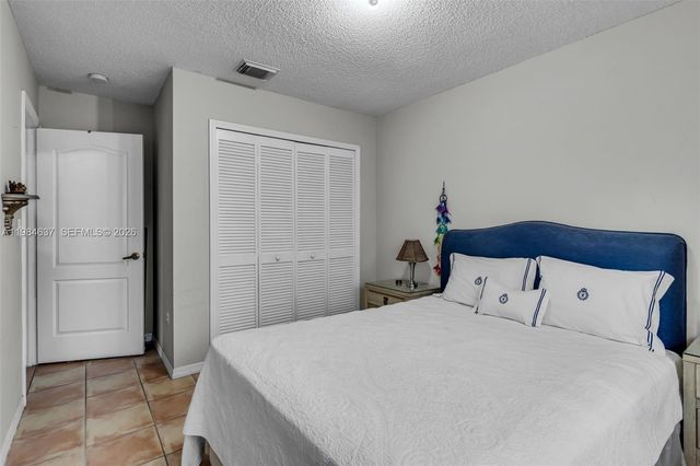 9224 Grand Canal Dr, Miami, FL 33174