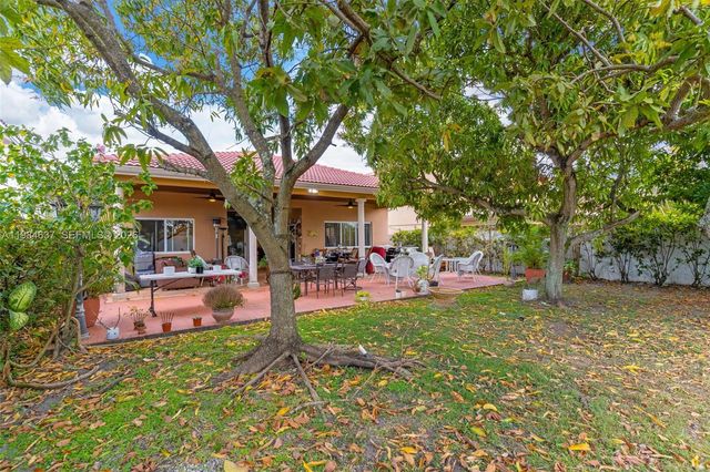 9224 Grand Canal Dr, Miami, FL 33174