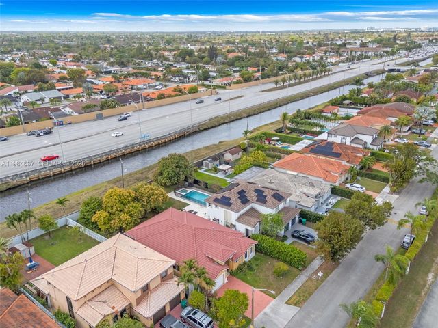 9224 Grand Canal Dr, Miami, FL 33174